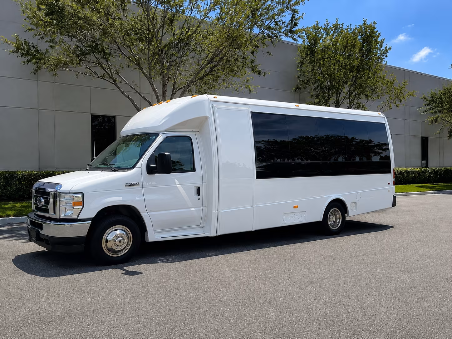 explore the dahlonega plateau ava on a wine tour bus from athens